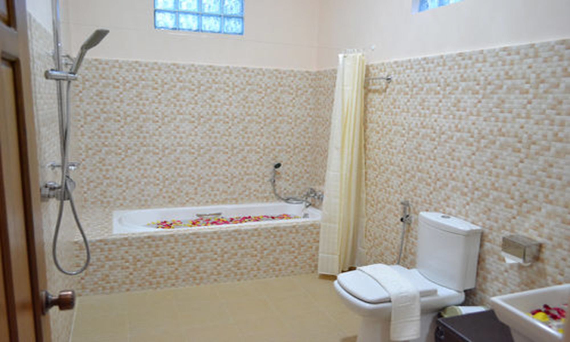 Famous Hotel Bago Pegu Exterior foto